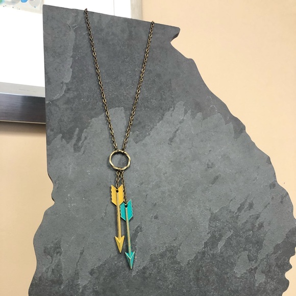 “Two Arrows” pendant necklace. - Picture 2 of 4